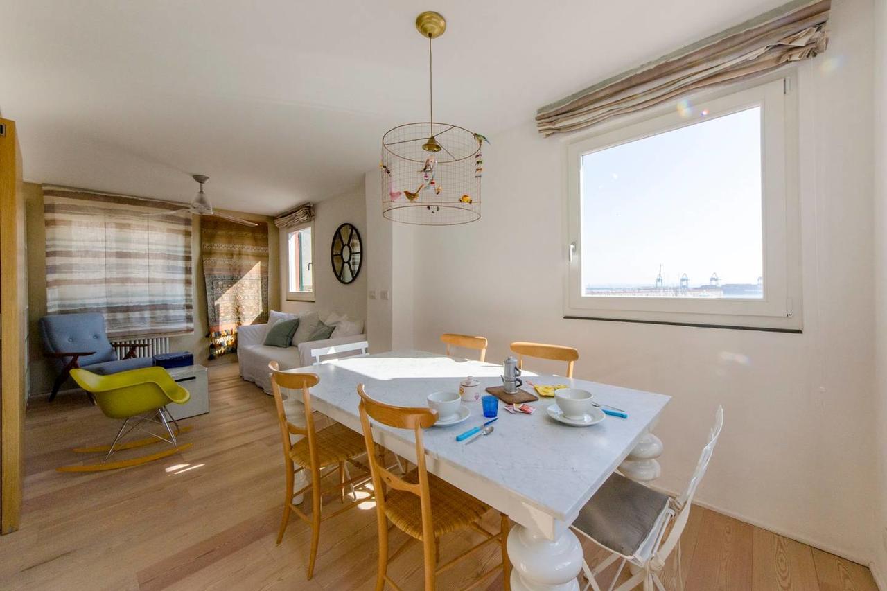 Joivy Sunny Apartment With Panoramic Terrace And Stunning View ジェノヴァ エクステリア 写真